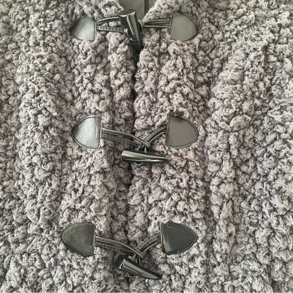NWOT Go Coco super fun and fluffy grey toggle jacket size Small - Picture 13 of 14